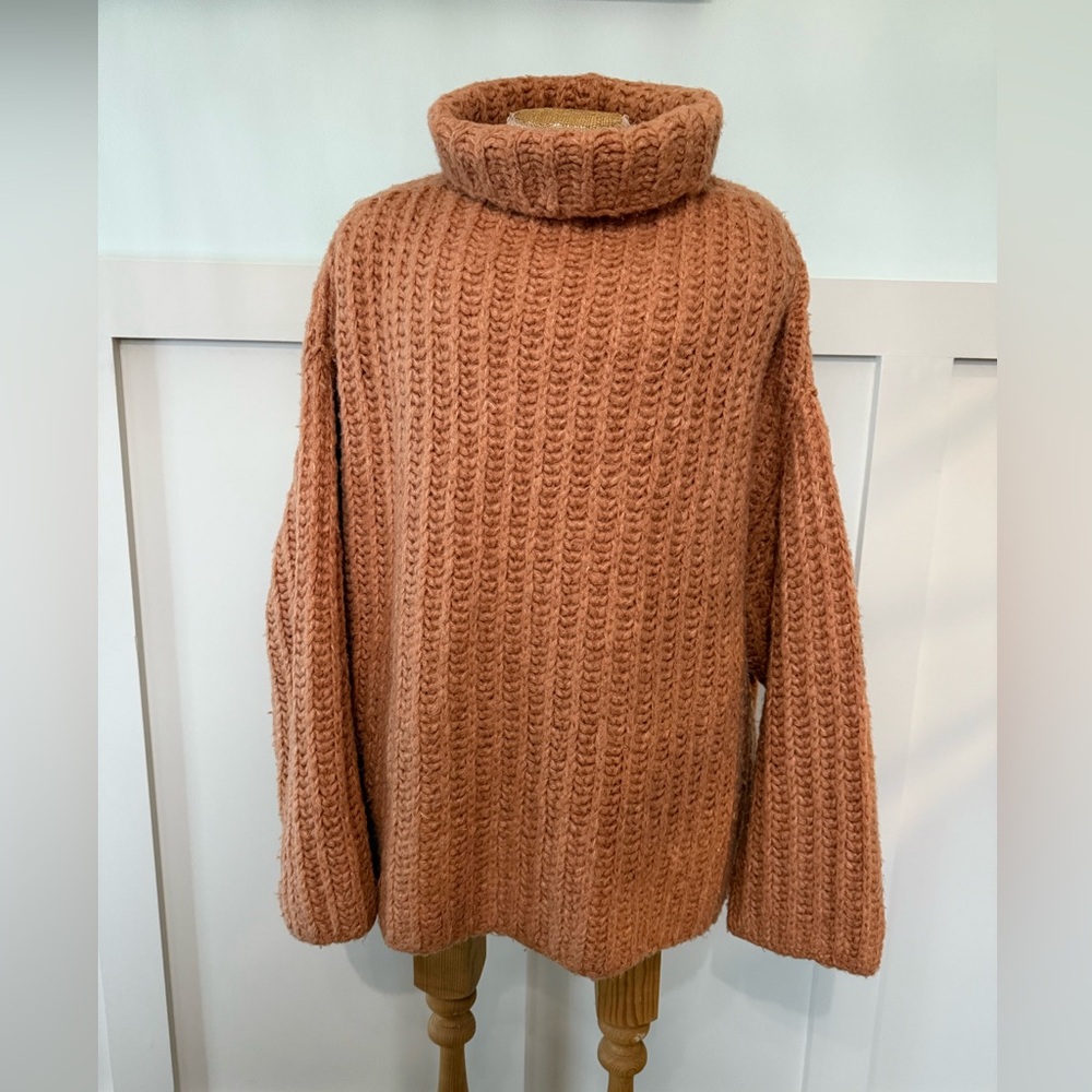Free People Fluffy Fox Turtleneck Sweater Women’s MED Brown Orange *see notes‎